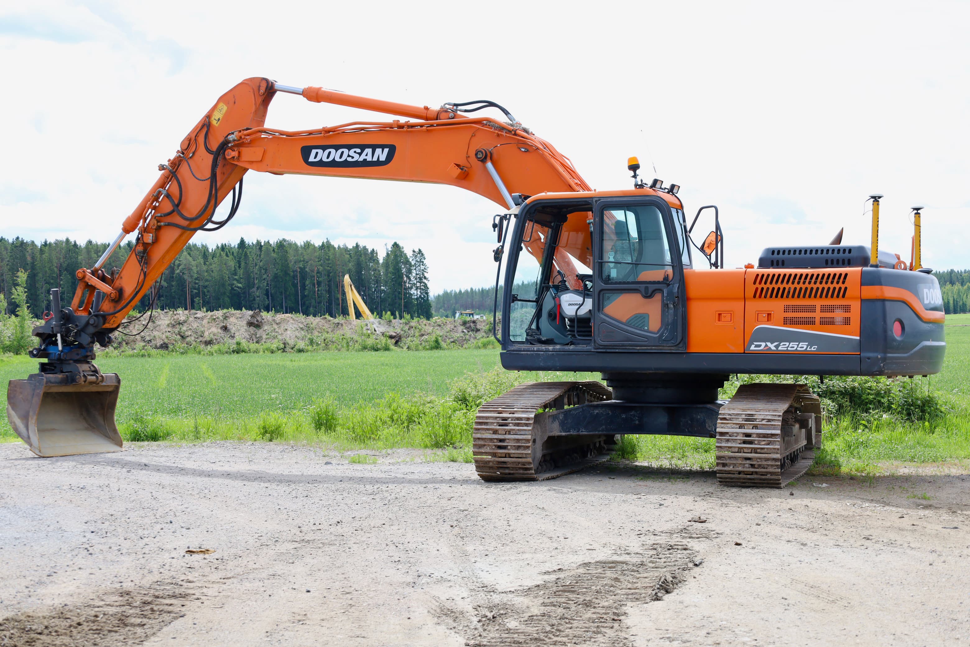 DX255 LC-3